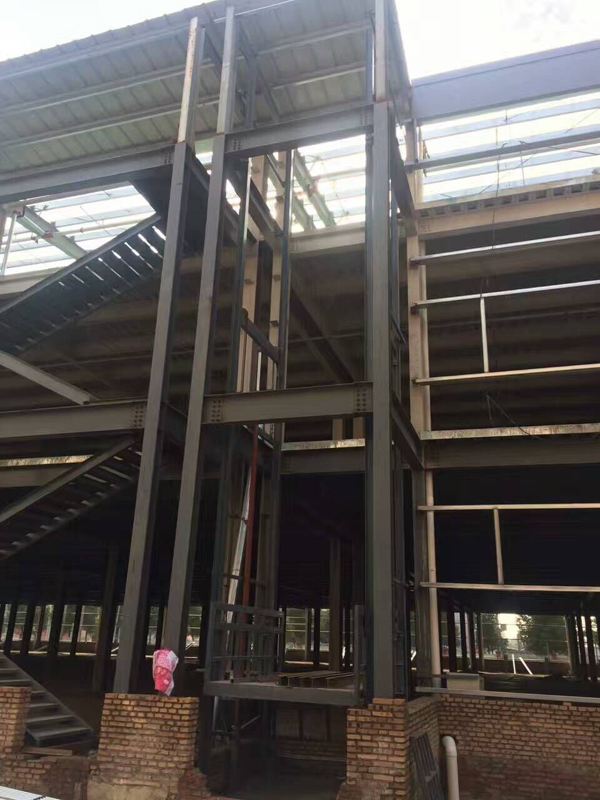 導(dǎo)軌式升降機(jī) 導(dǎo)軌式升降機(jī)