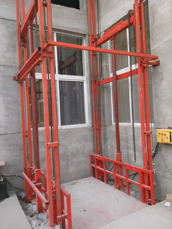 導(dǎo)軌式升降機(jī) 導(dǎo)軌式升降機(jī)