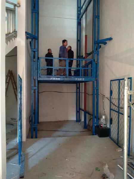 導軌式升降機 導軌式升降機